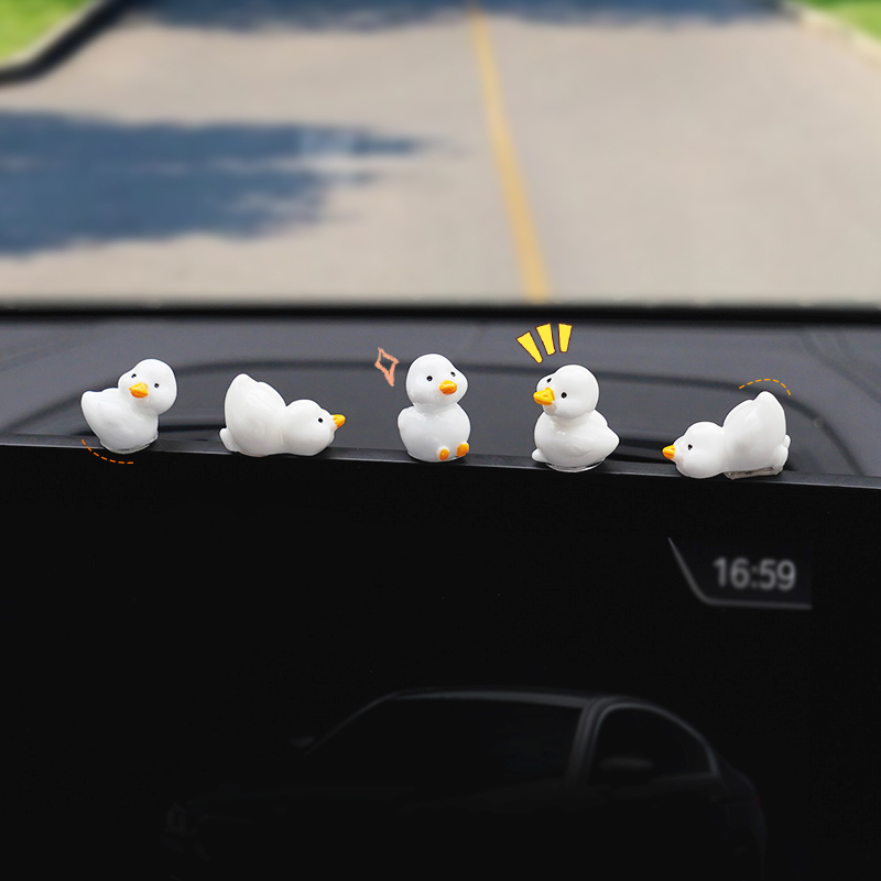 汽车摆件小鸭鸭显示屏后视镜仪表台超萌装饰电动车可爱鸭子小摆件