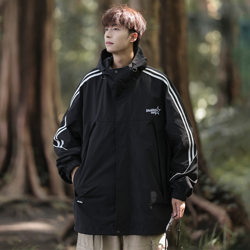 迈特优冲锋衣外套男款春秋季美式痞帅防风登山服情侣运动工装夹克