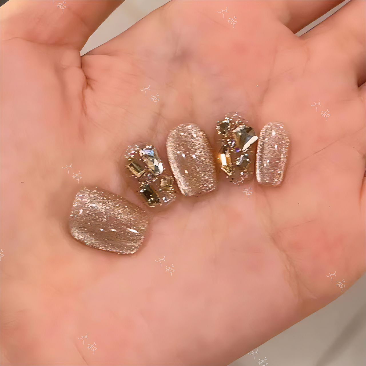 人间烟火 手工穿戴甲猫眼香槟极光钻仙女气质显白百搭穿戴式美甲