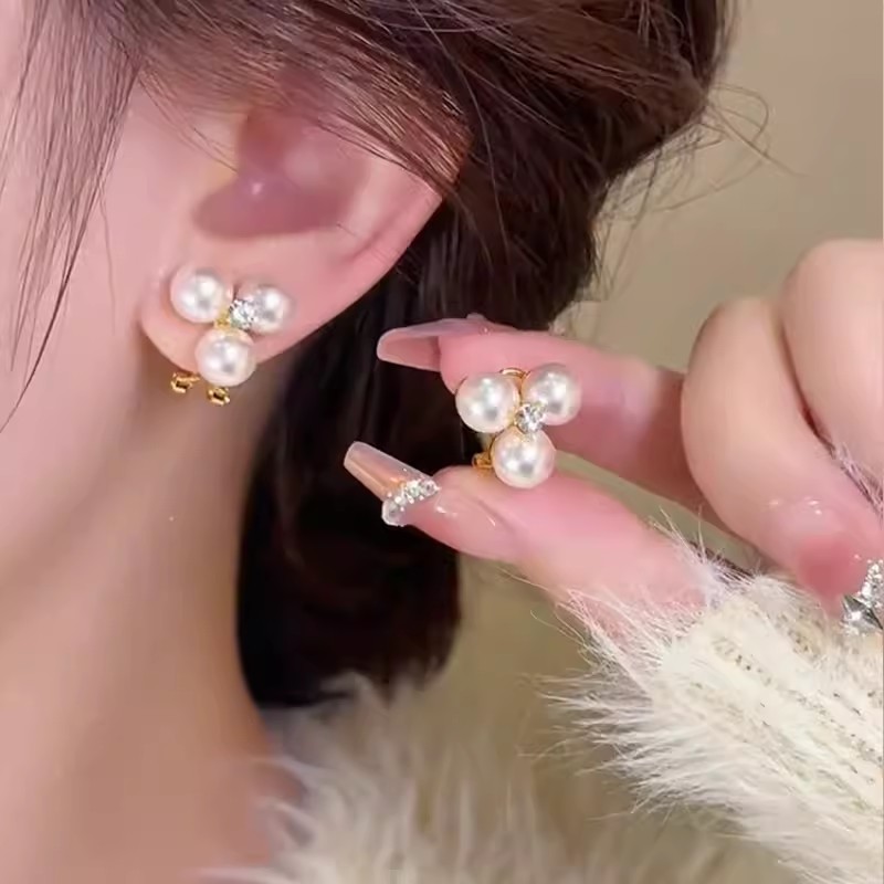 三角珠珠耳钉适合春天的耳环新款爆款轻奢高级感仿珍珠耳饰6317