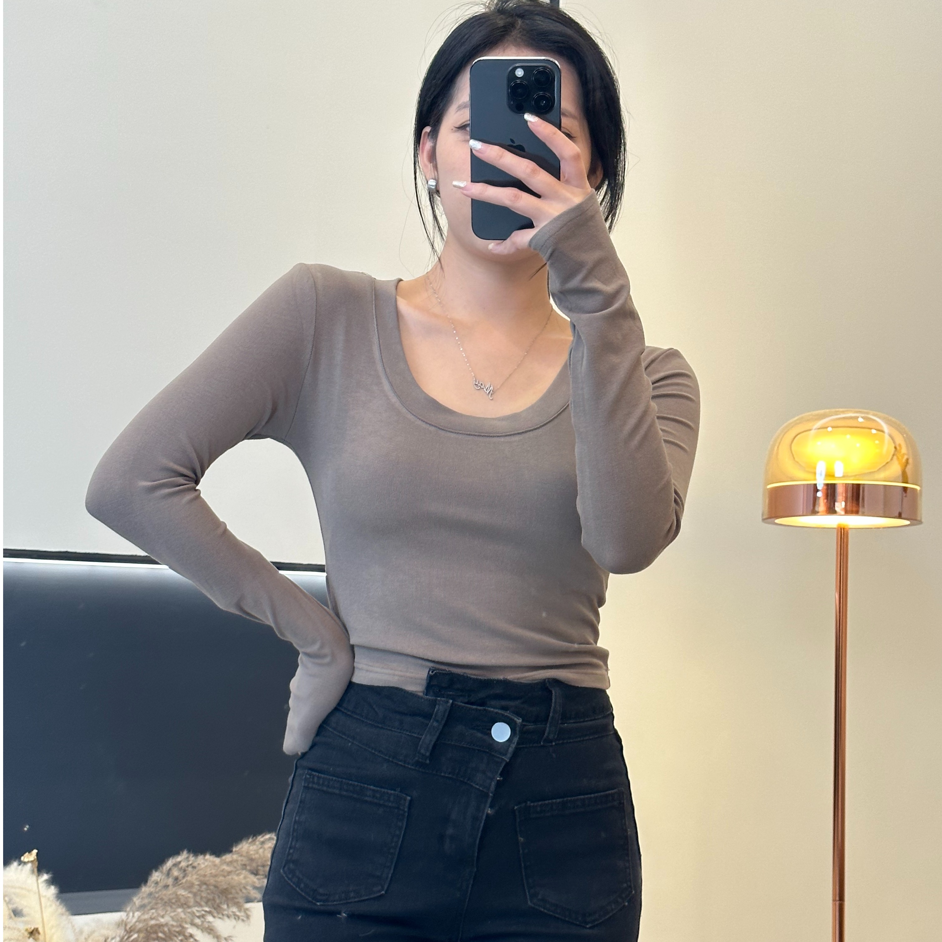 迈沃格韩范U领打底衫修身弹力T恤百搭长袖上衣ins设计感性感紧身