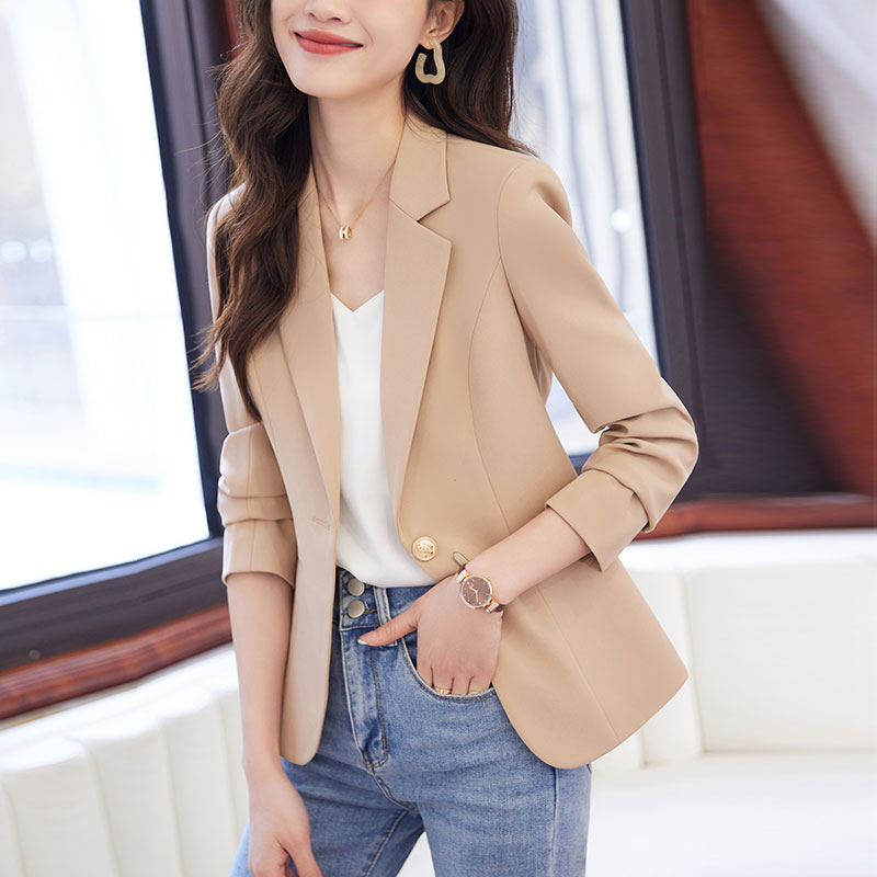 卡其色短款小西装外套女修身气质2025新款春秋小个子今年流行西服