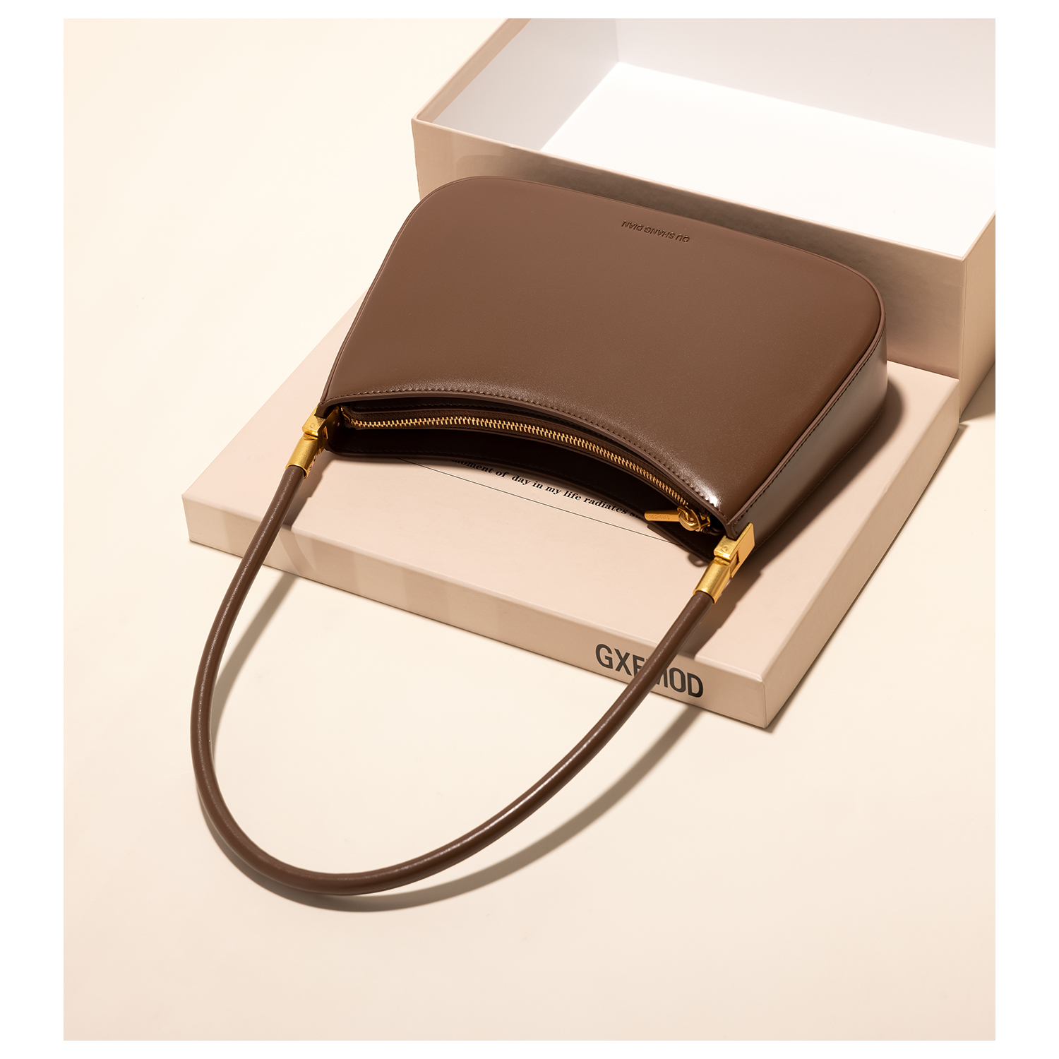 GXFMOD 原创设计真皮通勤法棍包2025秋冬法式腋下包单肩复古女包