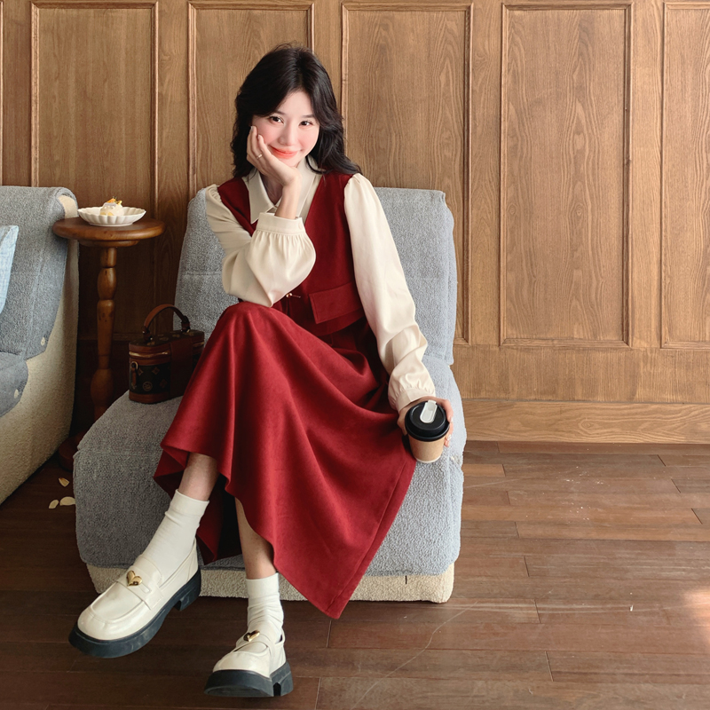 法式红色假两件高级感连衣裙女2025早秋新款出游气质收腰轻奢裙子