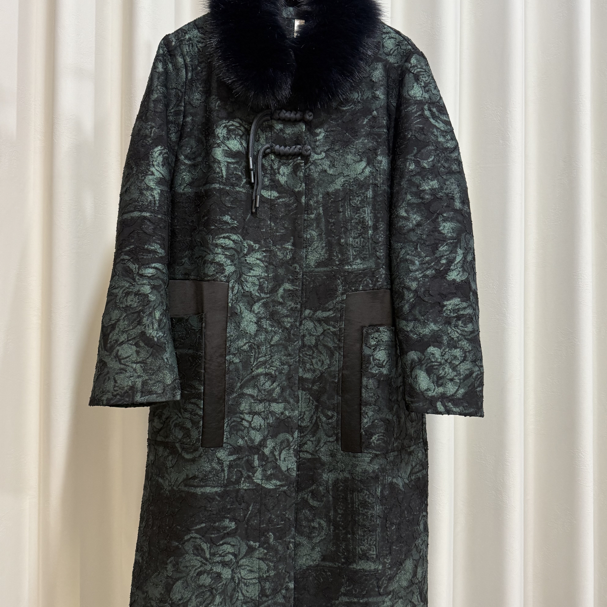 新款秋冬加棉妈妈款长款提花外套