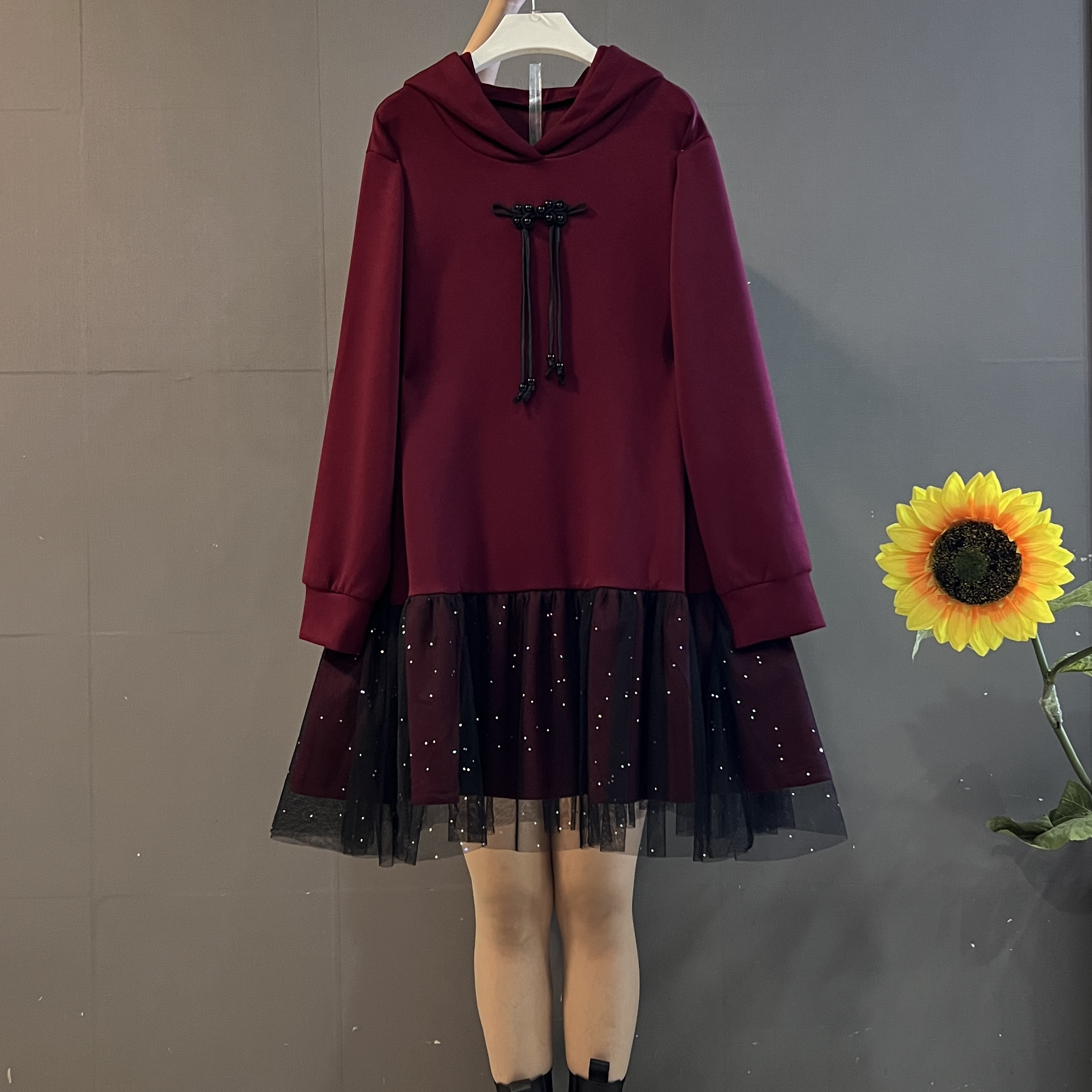 新中式改良版时尚复古网纱拼接连帽盘扣显瘦遮肚连衣裙