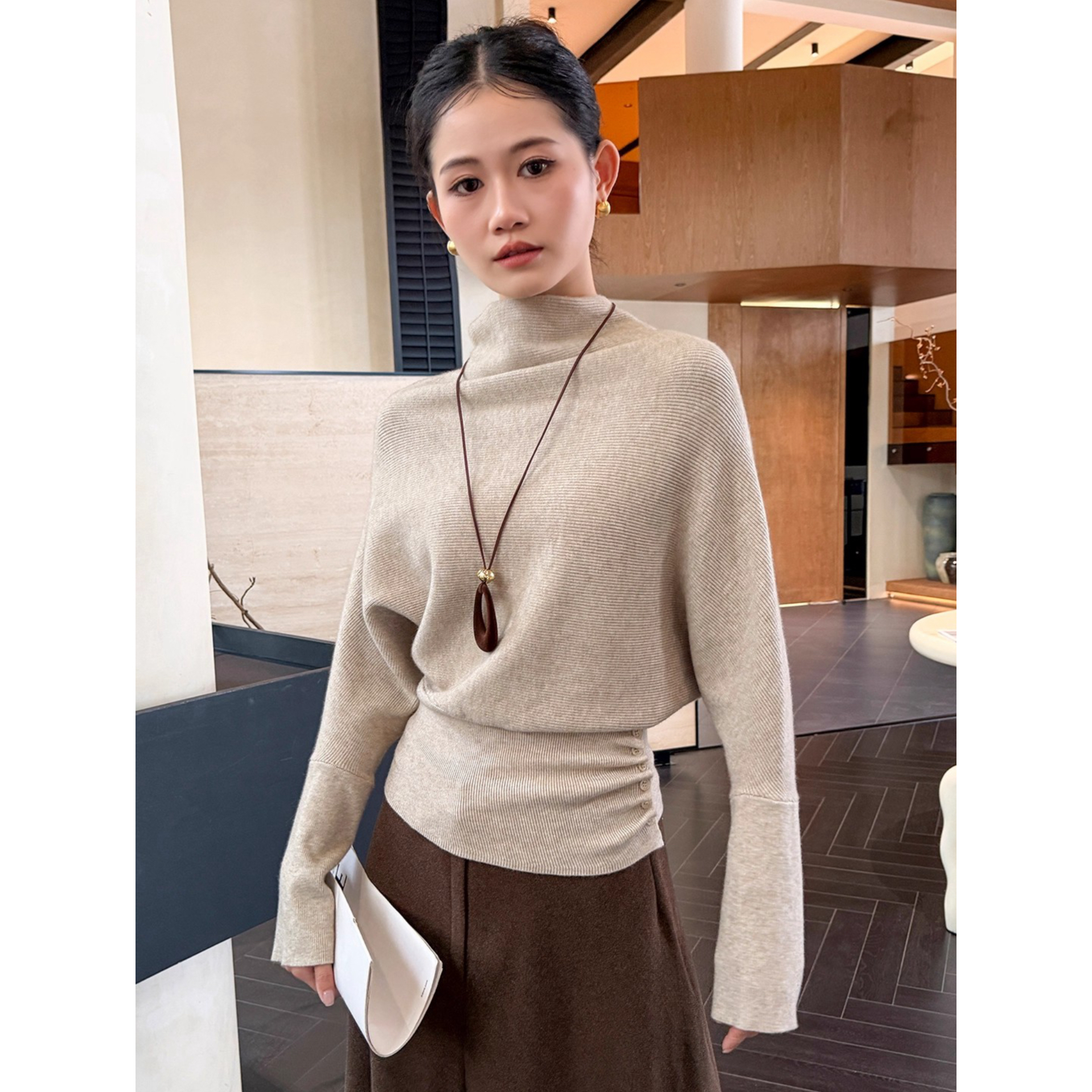 燕麦色半高领毛衣打底衫女2025新款高级针织内搭蝙蝠袖上衣秋冬装