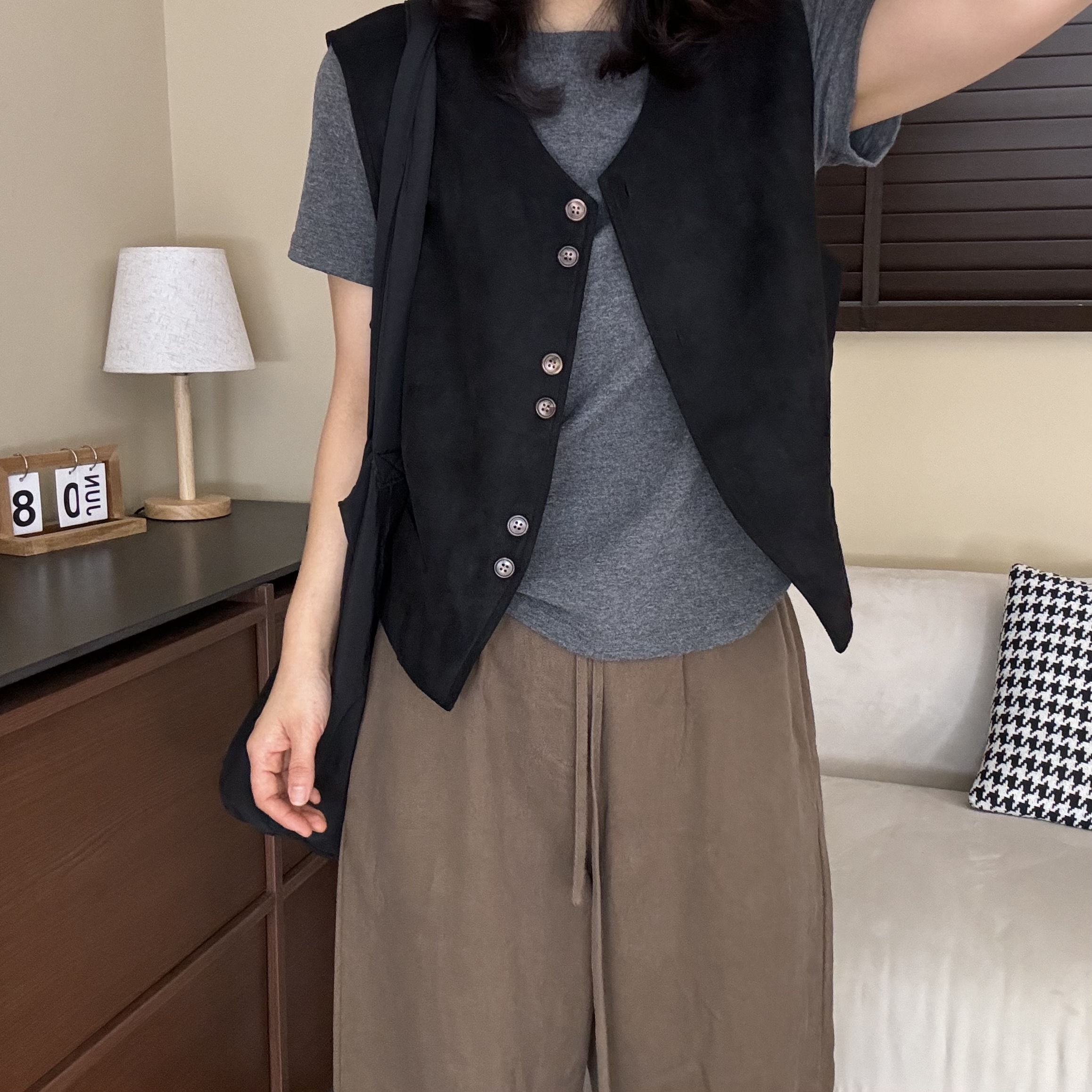 2024秋季新款简约百搭V领系扣修身显瘦无袖坎肩马甲上衣-24372