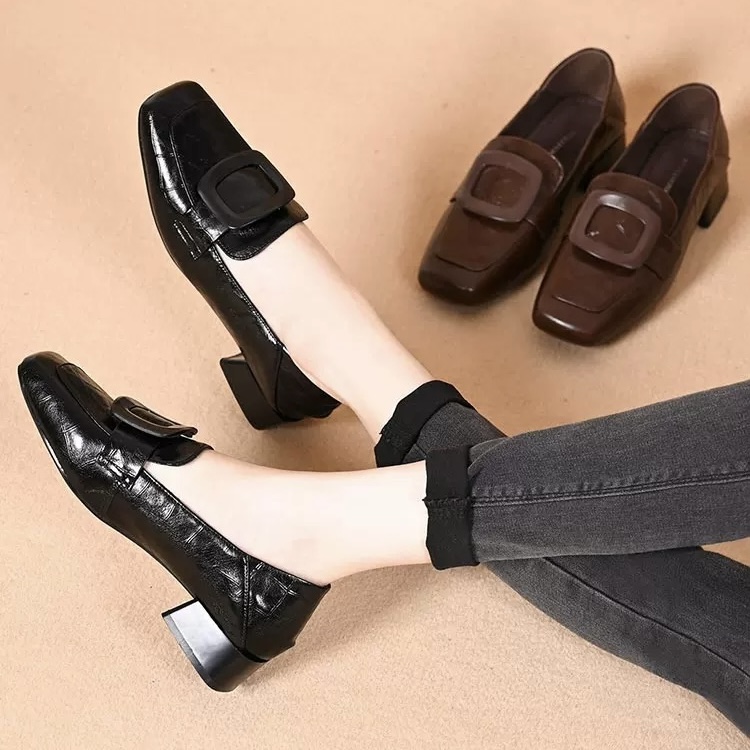 英伦风鞋女2025春季新款一脚蹬乐福鞋粗跟小皮鞋浅口方根单鞋