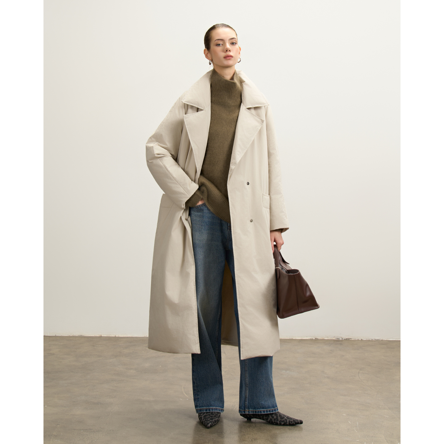 LUR 时尚简约风中长款白鸭绒羽绒服女2025冬季新款宽松保暖大外套