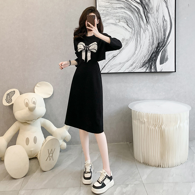 3298高级感休闲连衣裙女秋季2025新款修身蝴蝶露腰中长款小黑裙子