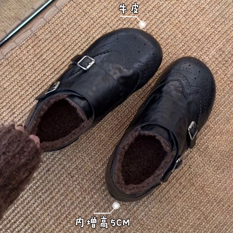 内增高5CM布洛克雕花时尚小皮鞋女新款复古双扣带加绒保暖勃肯鞋