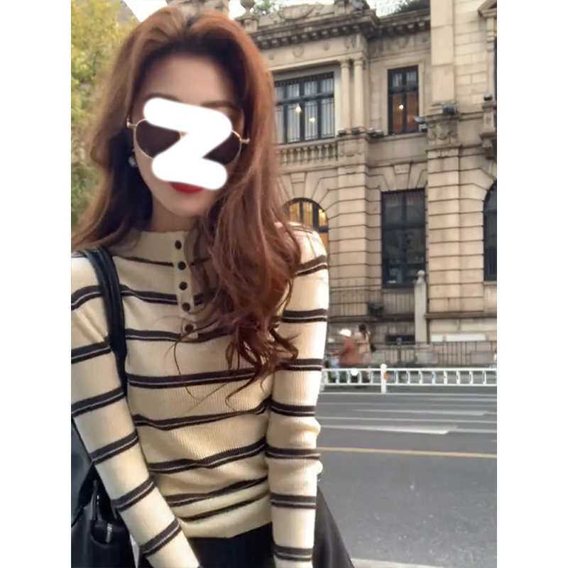 半高领条纹针织衫女秋冬新款洋气显瘦内搭高级感软糯长袖打底毛衣