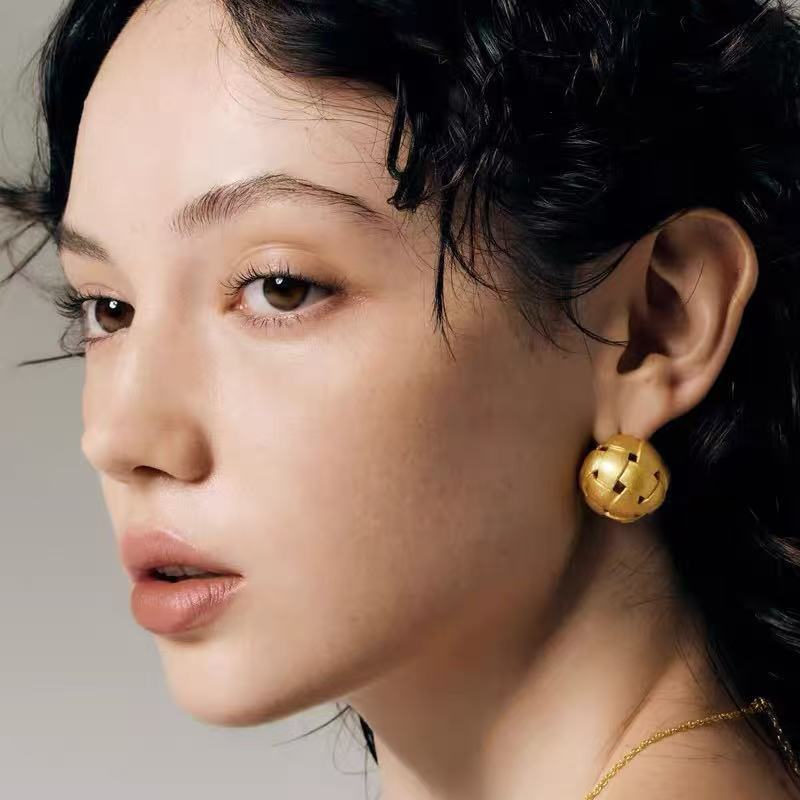 铜合金耳饰 编织圆球磨砂肌理耳环耳钉女钟楚曦同款小众轻奢简约