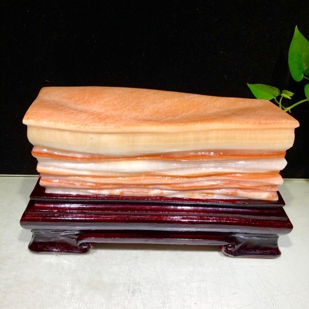 天然水晶五花猪肉石创意石头雕刻摆件，规格含座31.5-9.5-17厘米