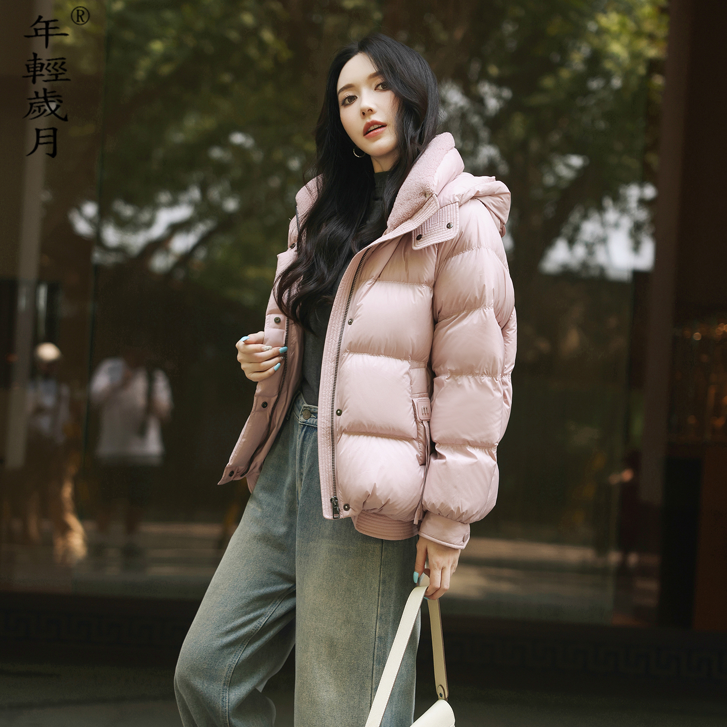 羽绒服女短款2025冬新款韩版宽松加厚保暖连帽高级感泡芙款面包服