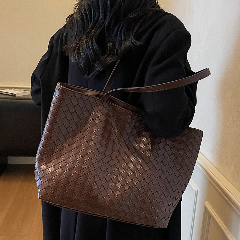 通勤复古编织纹包包女2025秋冬季新款时尚单肩包高级感手提托特包