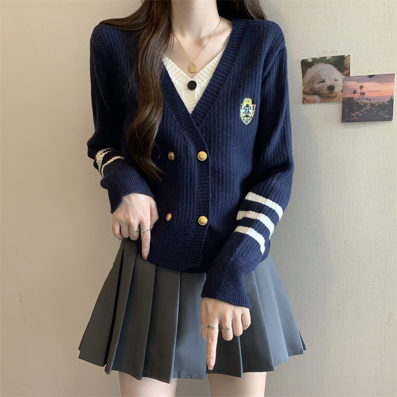大码遮肚子学院风减龄假两件毛衣针织衫春秋胖mm气质显瘦V领上衣