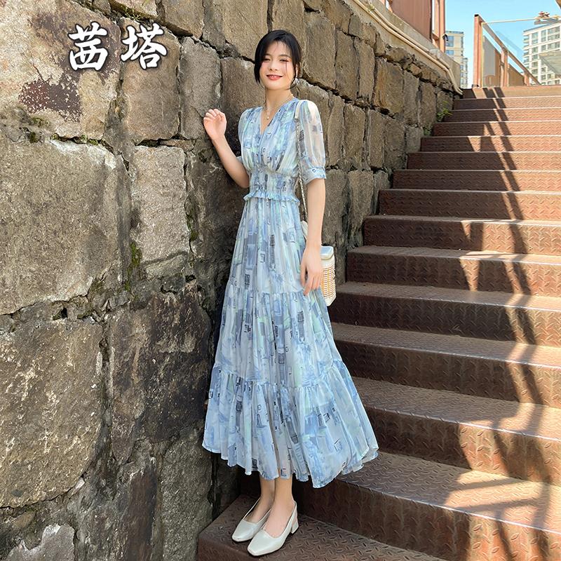 2025夏季新款碎花连衣裙女收腰显瘦减龄长裙度假风裙子温柔风超仙