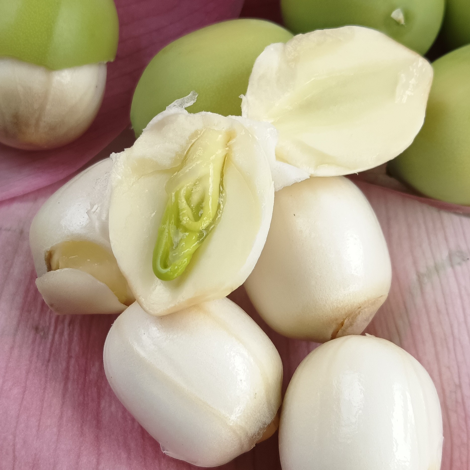 农户新鲜现摘现发水果莲