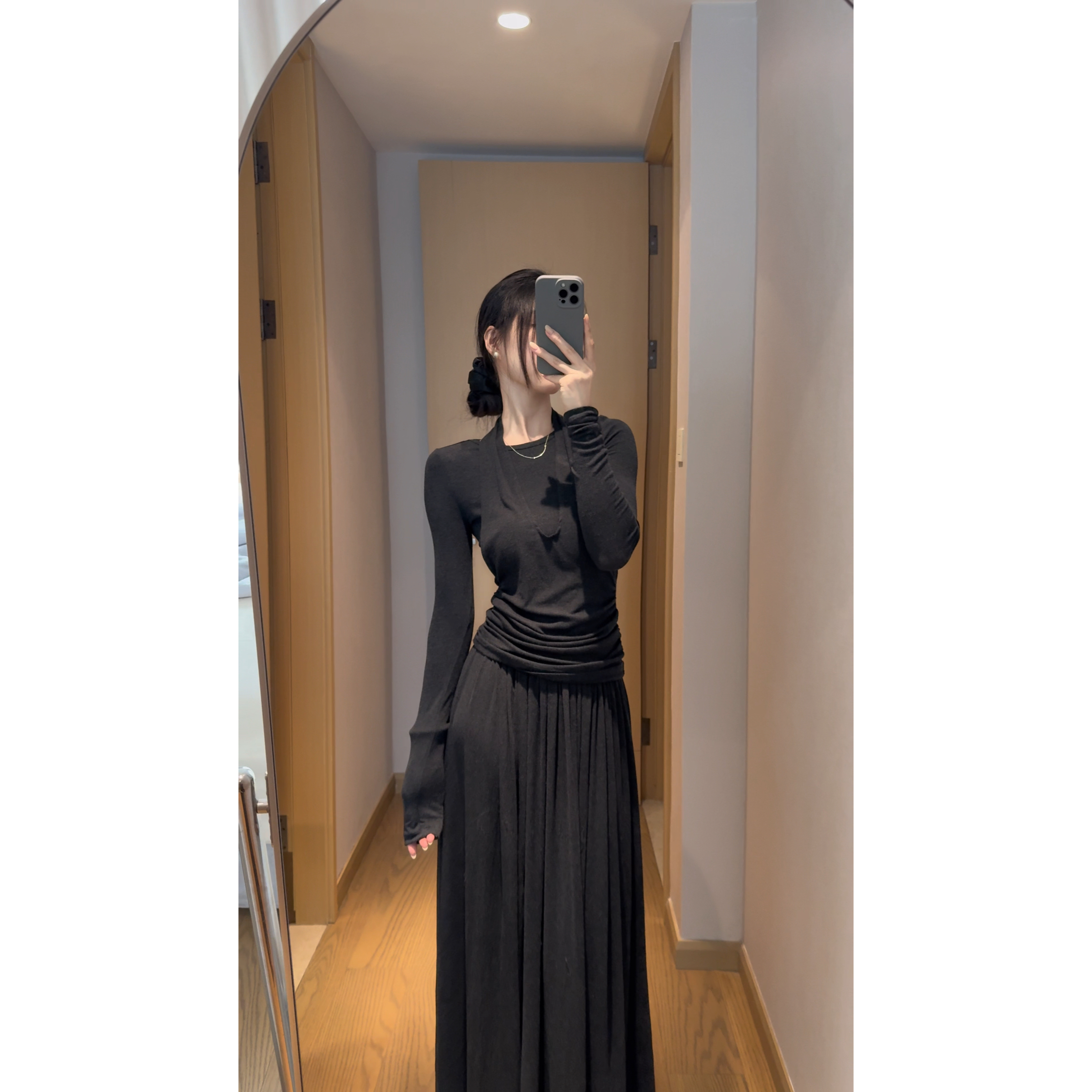 【纸片人】天丝羊毛挂脖针织上衣松紧腰大摆半裙