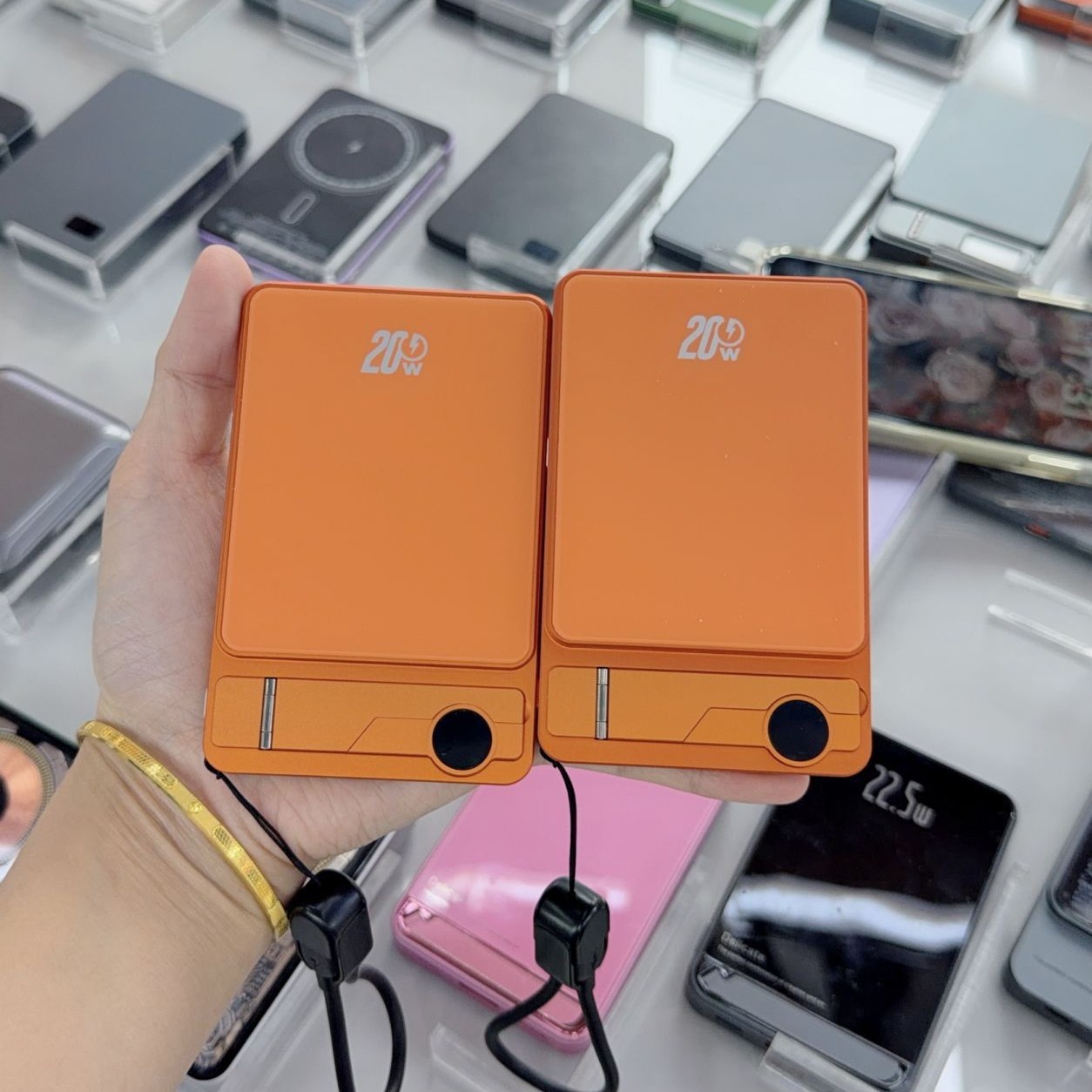 梵魅超薄magsafe外接电池新款彩屏磁吸无线快充电宝适用苹果11-17