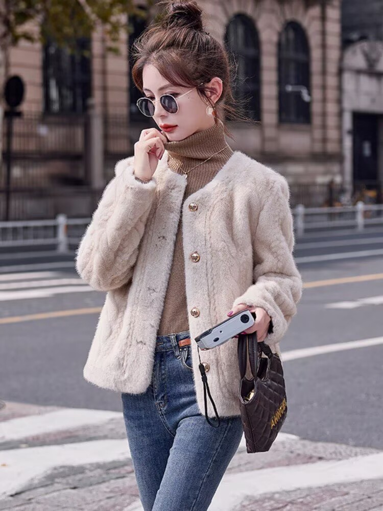 洋气短款时尚秋冬女装小香风气质百搭女士韩版宽松加厚毛毛外套女