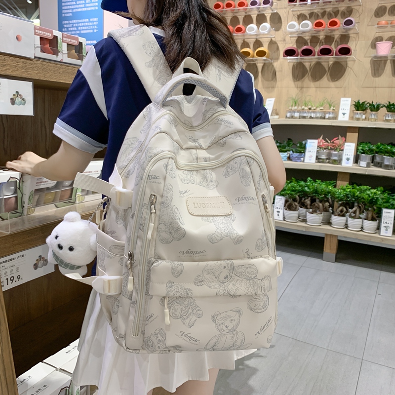书包初中女双肩包高中大学生小熊背包大容量运动出行旅行袋简约