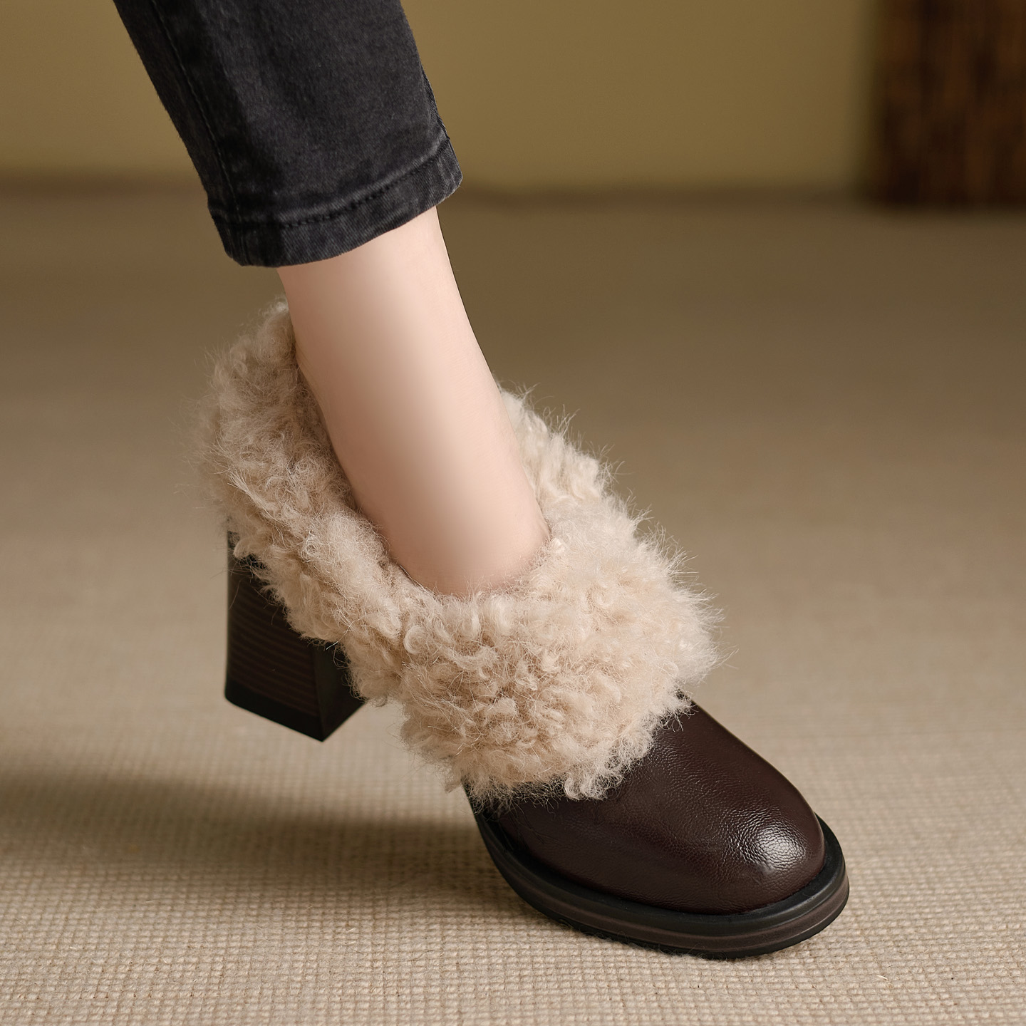 修悦~7.5cm气质高跟鞋冬季加绒加厚毛毛鞋英伦风一脚蹬保暖女鞋子