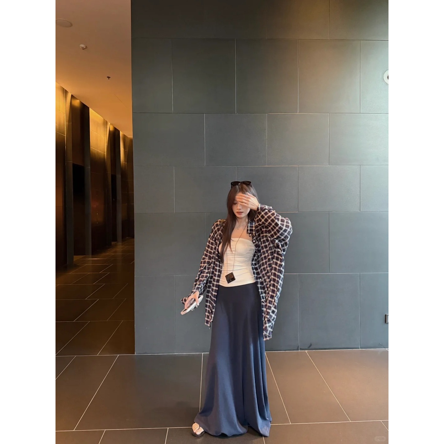 韩系格纹宽版休闲长袖衬衫松紧高腰长款拖地半身裙时尚套装
