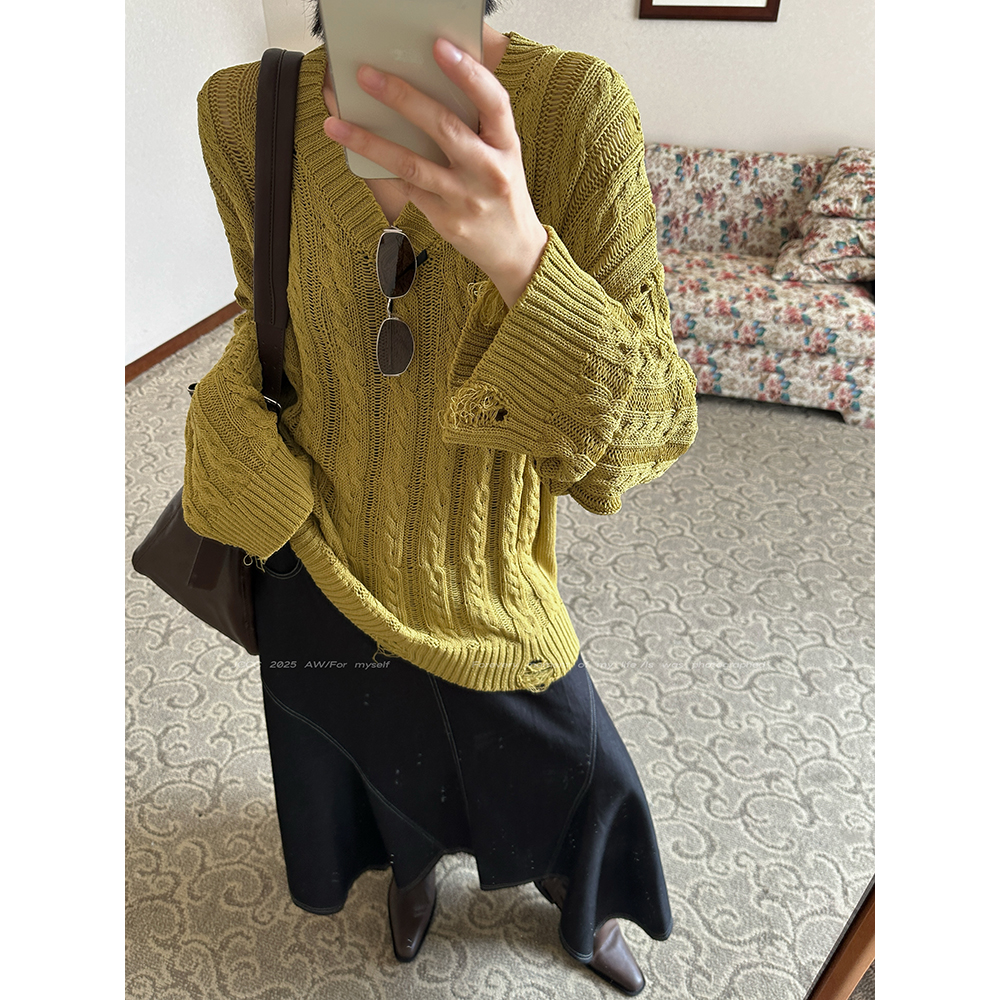 JCCC影子【一抹黄绿】黄色麻花破洞螺纹V领套头针织衫JE4BSZ39