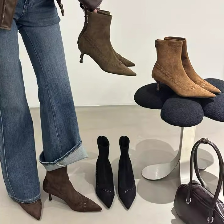 两个跟高~法式小猫跟绒面尖头靴子女短靴2025新款秋冬高跟瘦瘦靴