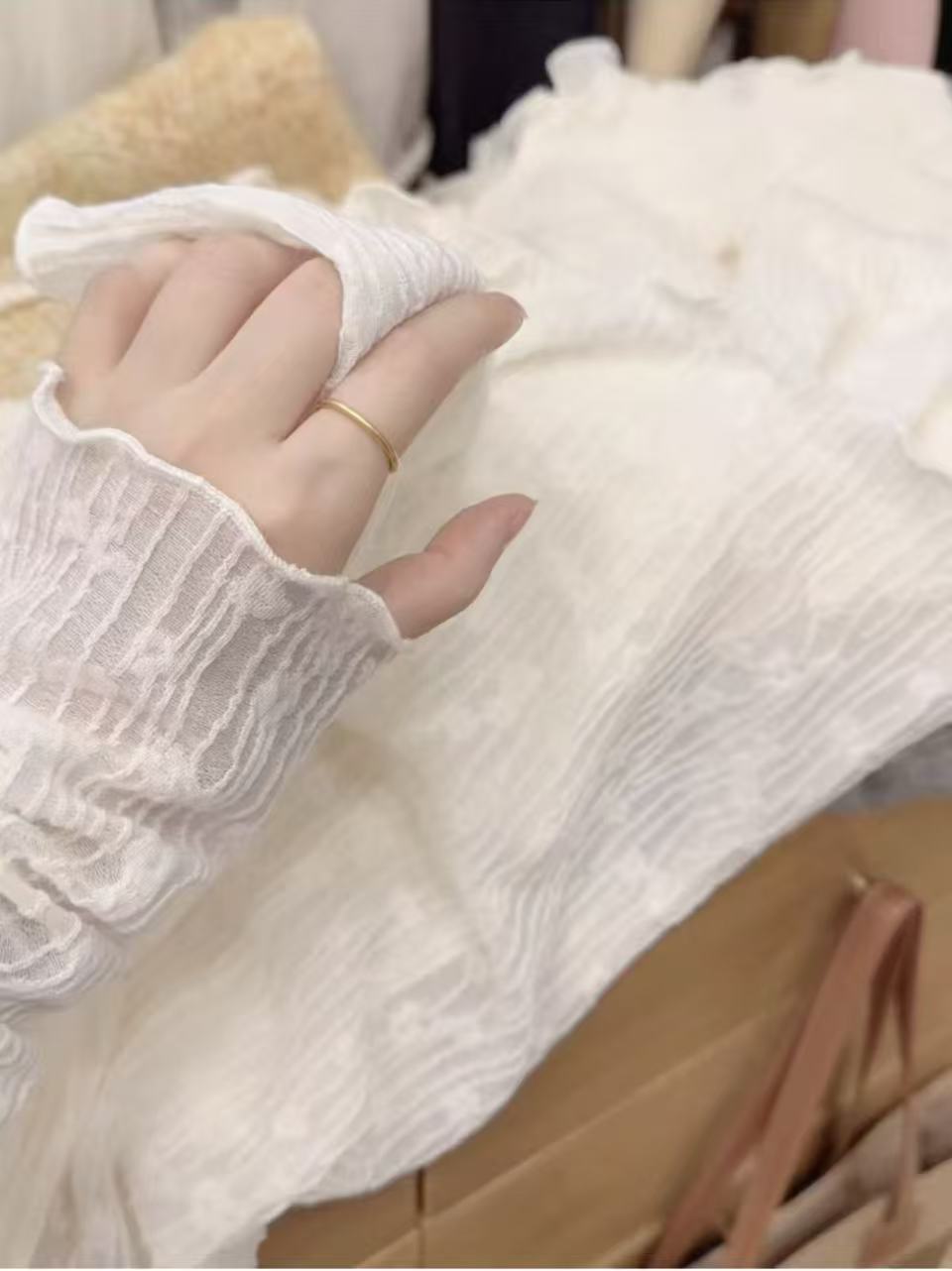 Q七言家新品！ins穿搭#氛围感叠穿波浪蕾丝打底衫@