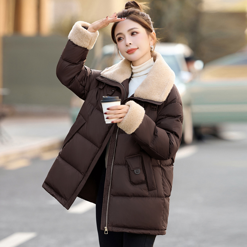 羽绒服女中长款2024冬季新款时尚宽松中年妈妈加厚保暖白鸭绒外套