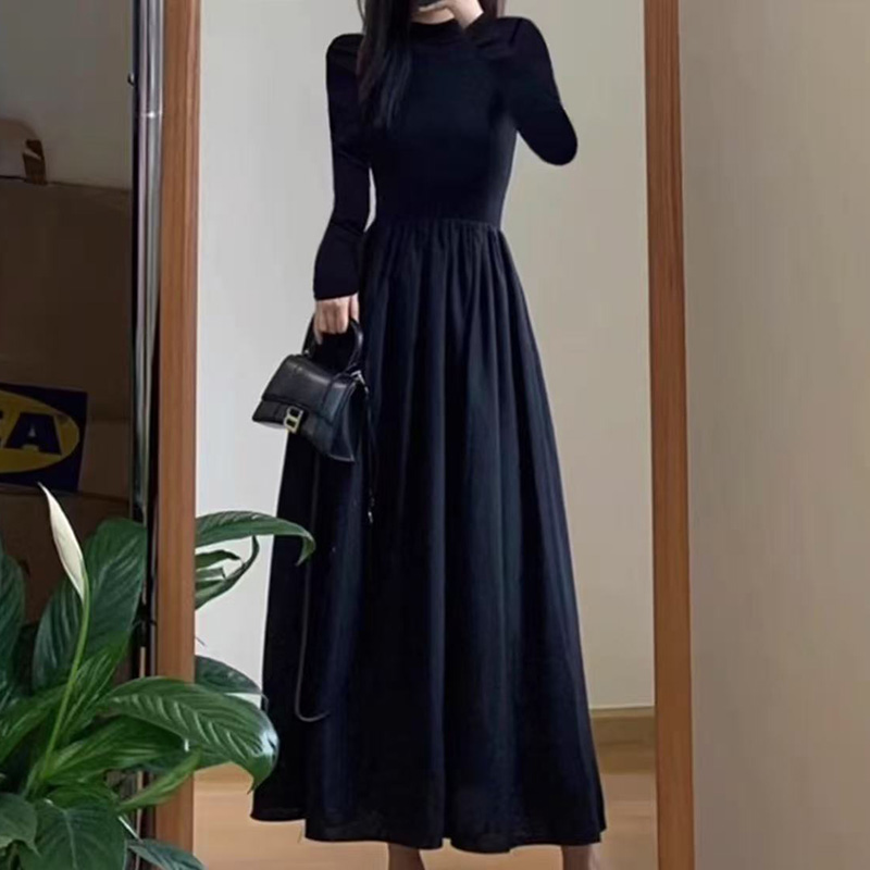 气场强大女装轻奢打底连衣裙秋冬配大衣内搭收腰显瘦长款小黑裙