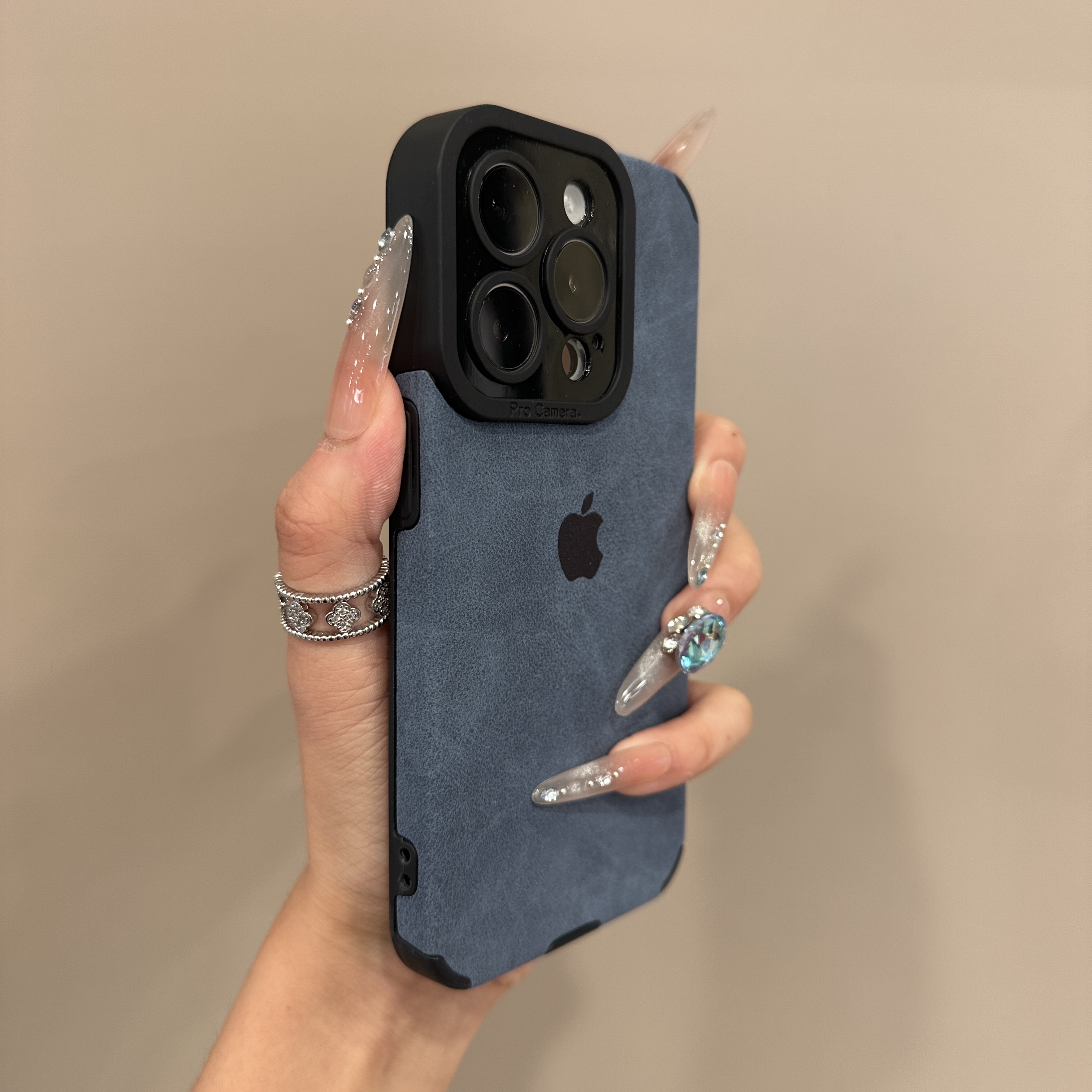 纯色翻毛皮适用苹果16promax手机壳新款iphone14男12情侣13防摔15