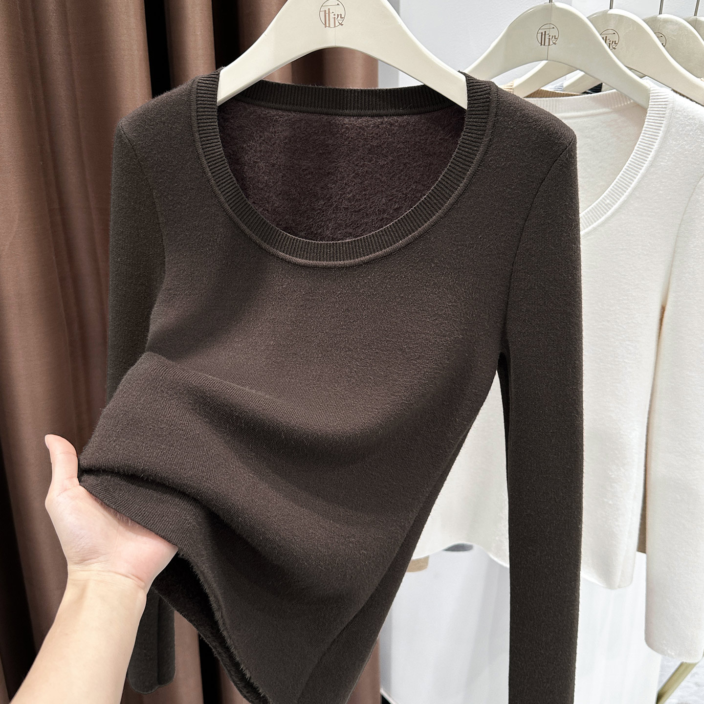 咖色气质U领套头长袖针织打底衫2025秋冬新款内里加绒保暖打底衫
