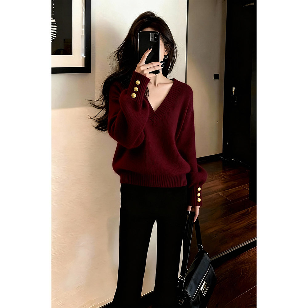 时尚慵懒感v领红色针织衫女秋冬爆款内搭小香风时尚软糯毛衣打底