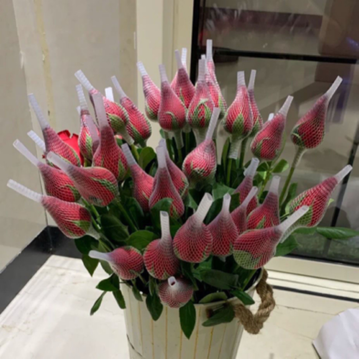 真花玫瑰云南昆明基地批发鲜花家用水养插花情人节花束速递包邮