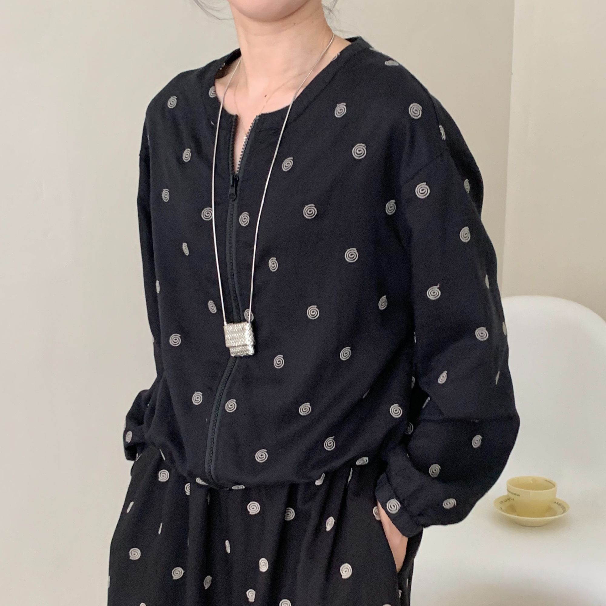 韩系时尚百搭天丝亚麻圆领刺绣波点外套2025秋季新款休闲短外套女