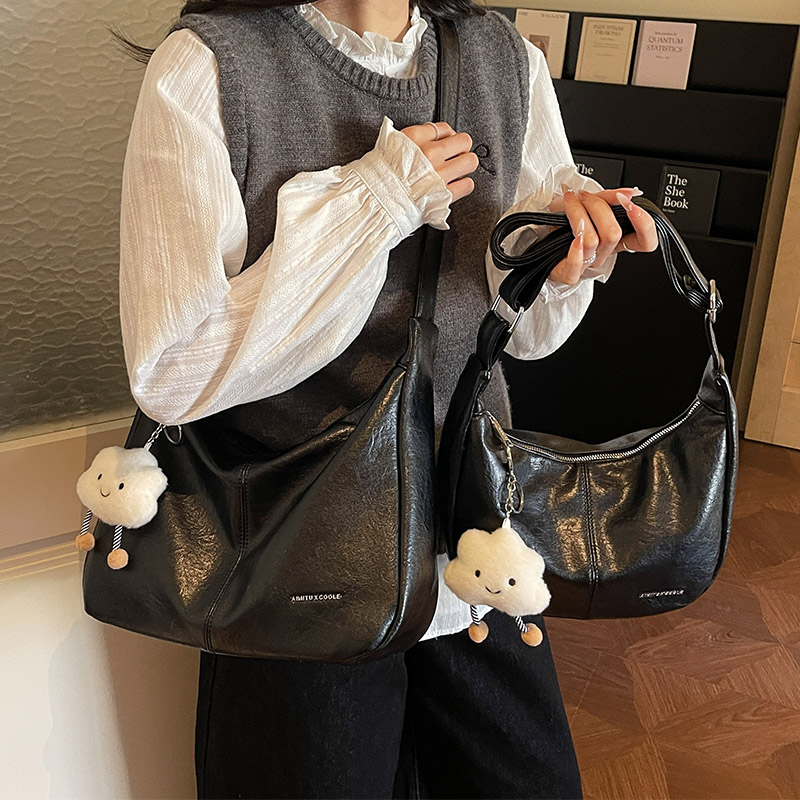 艾米兔女包今年新款潮流时尚复古百搭小众设计通勤单肩斜挎包