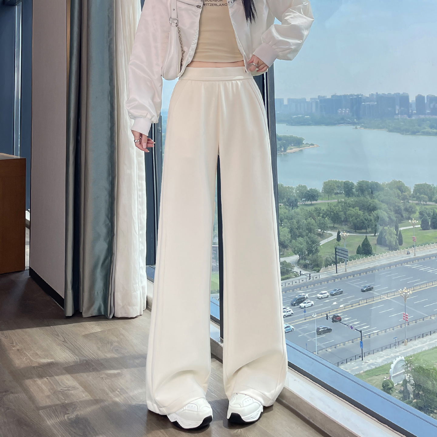 白色阔腿喇叭裤女春秋2025新款高腰垂感休闲微喇直筒裤子阔腿裤