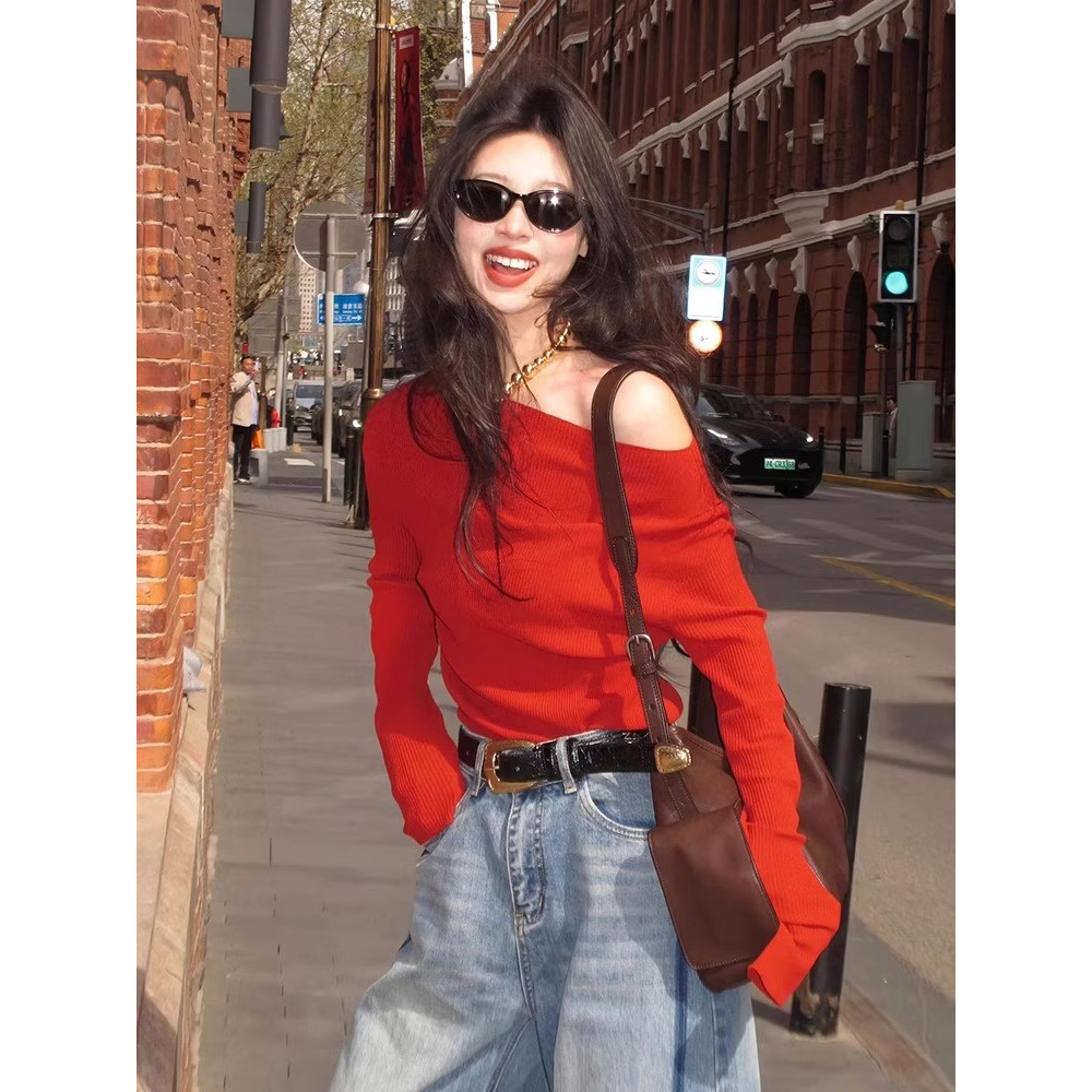 2025洋气减龄独特超好看单穿上衣小众不撞款韩系斜肩领红色t恤夏