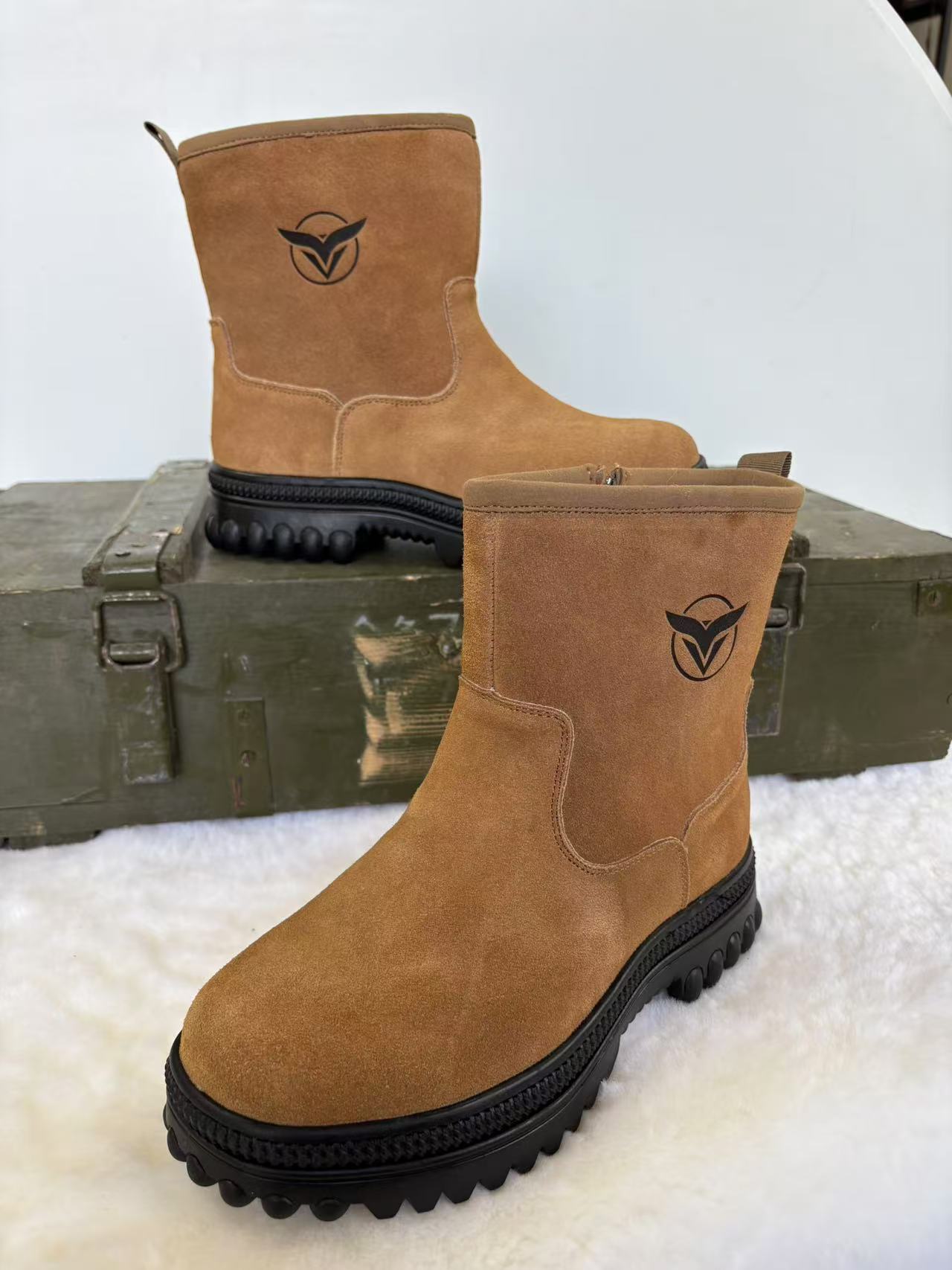 冬季户外加厚牛皮羊毛棉靴（6016）