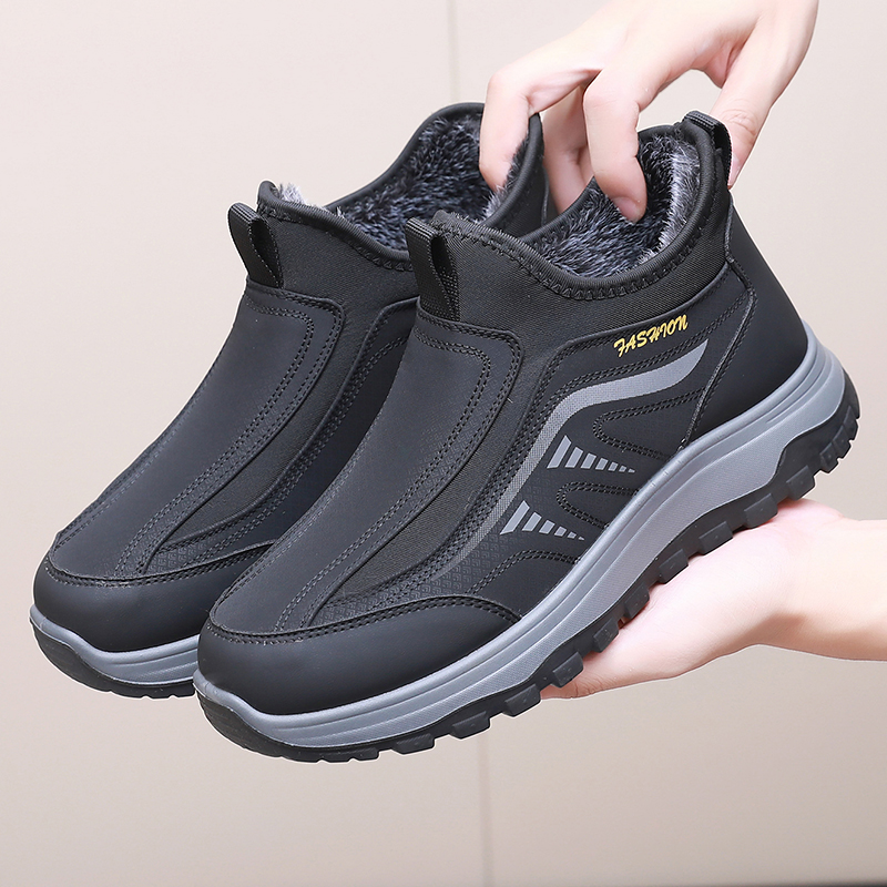 冬季老北京布鞋男款雪地靴中老年加绒保暖爸爸棉鞋防滑运动休闲鞋