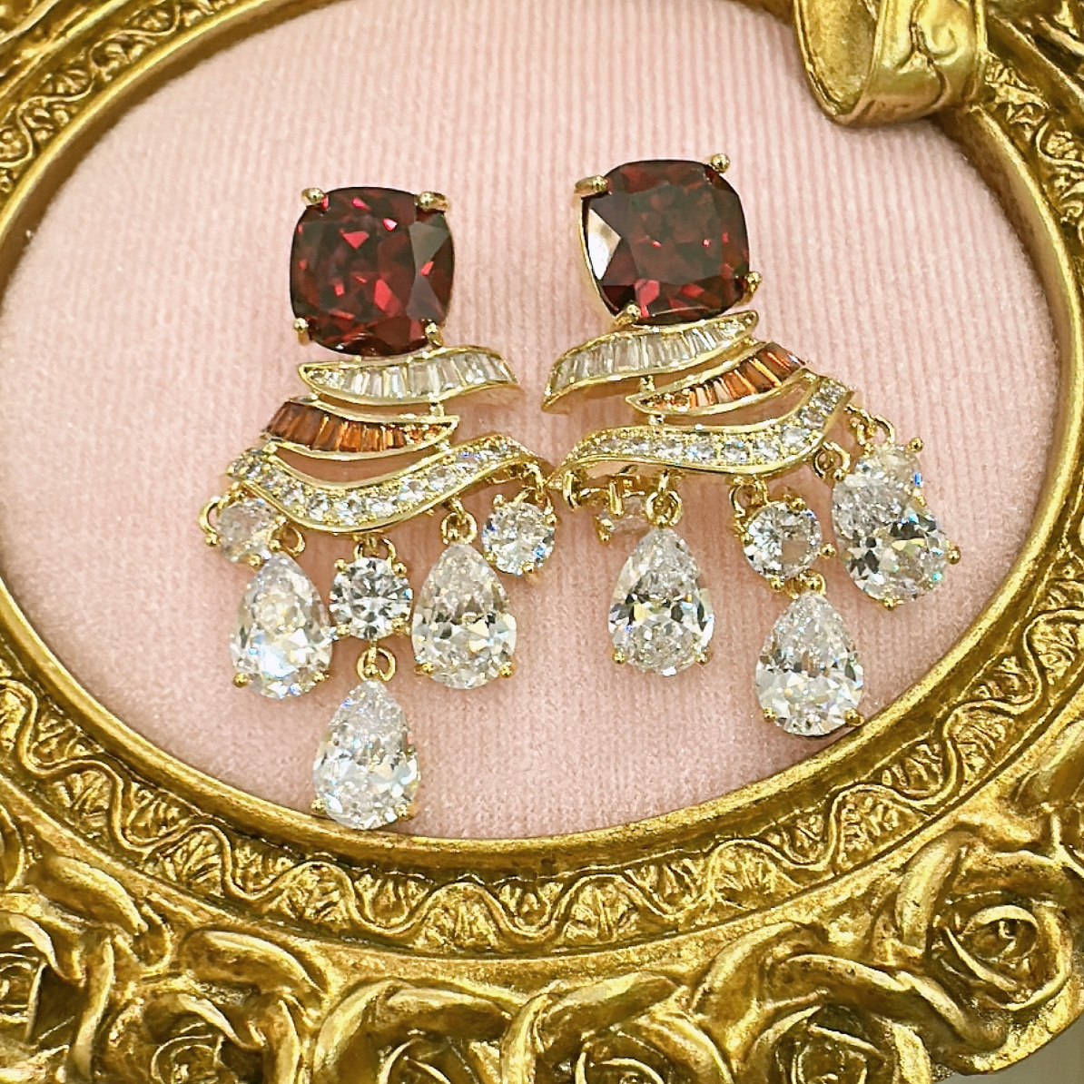 铜合金锆石耳饰 复古酒红满钻流苏耳坠 宫廷风轻奢宴会高级感