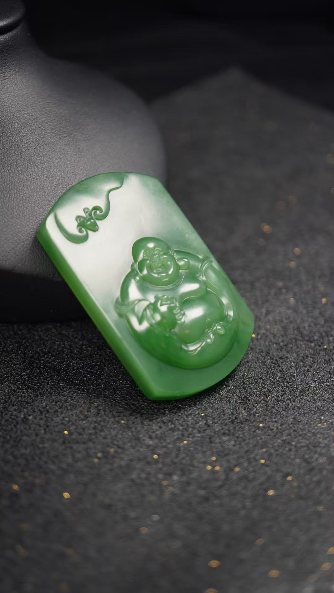 和田玉俄料碧玉弥勒笑佛高品质手工精雕玉坠