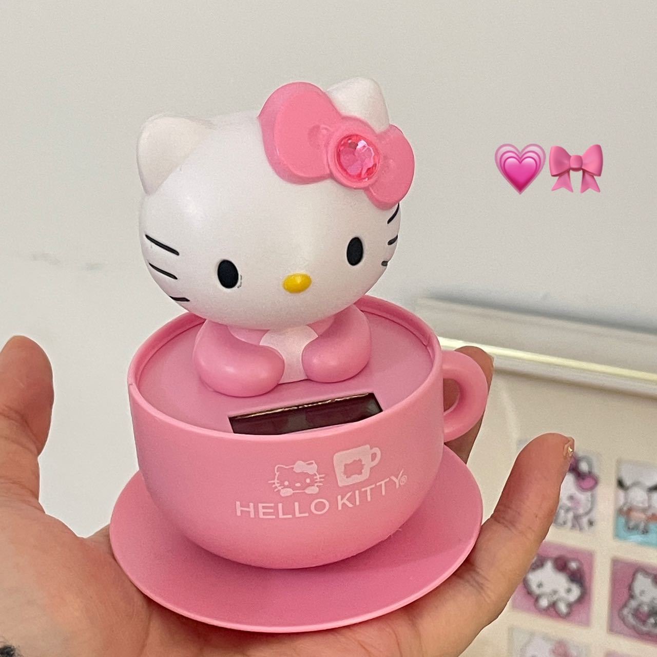 梦泡可爱太阳能摇头凯蒂猫汽车饰品摆件创意卡通可爱点头kt猫礼物
