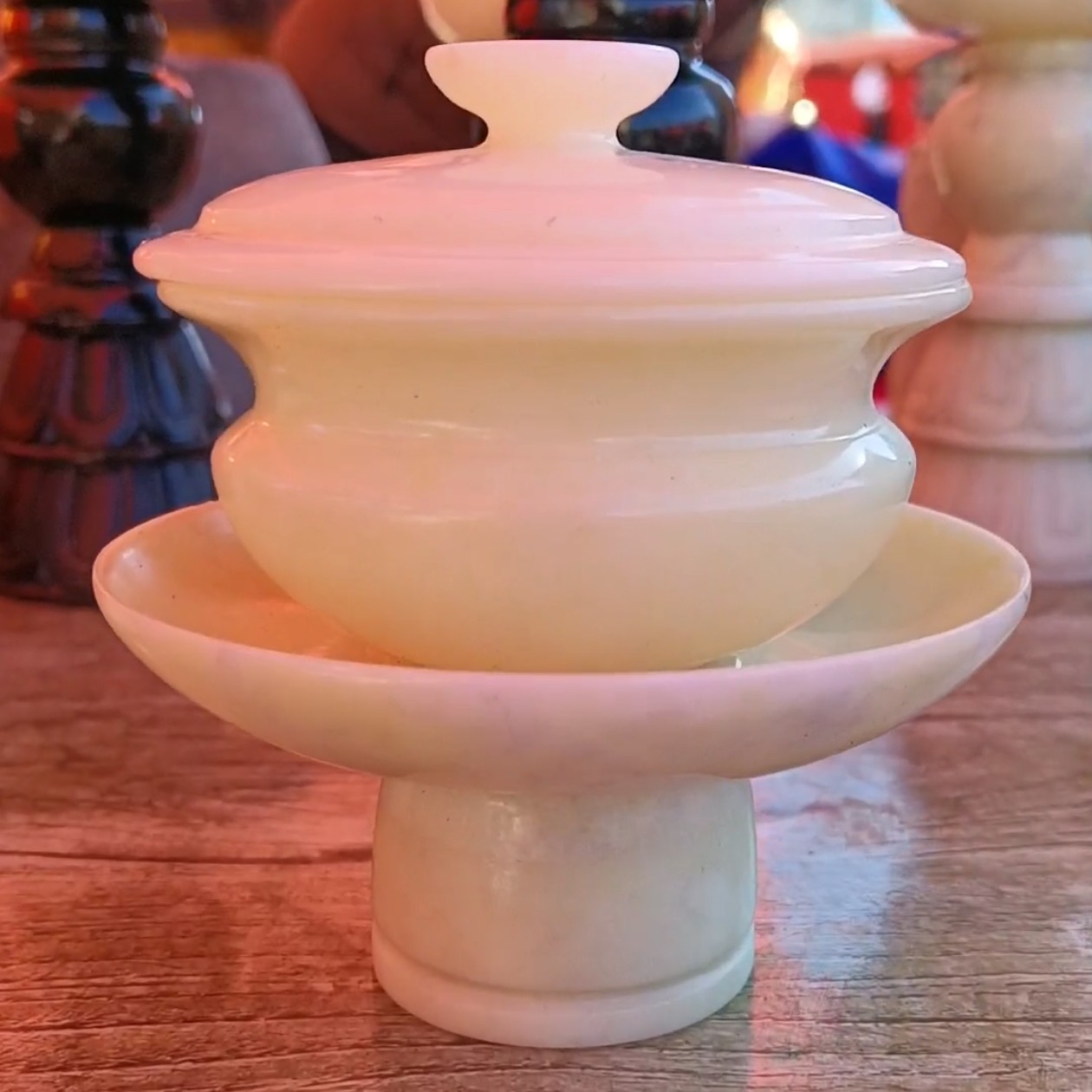 西藏仁布玉僧人茶碗