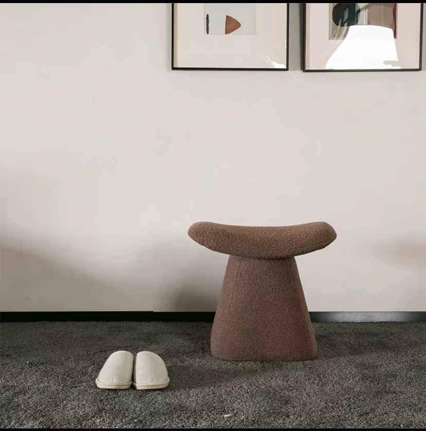 羊羔绒化妆凳可旋转创意换鞋凳高级全实木卧室家用简约梳妆台凳